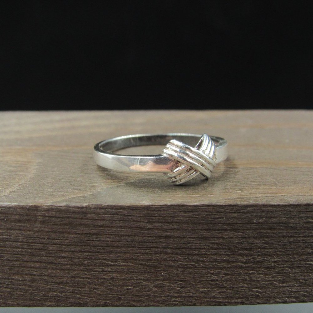 Size 9 Sterling Silver Braided Cross Knot Band Ring Vintage - Picture 2 of 7